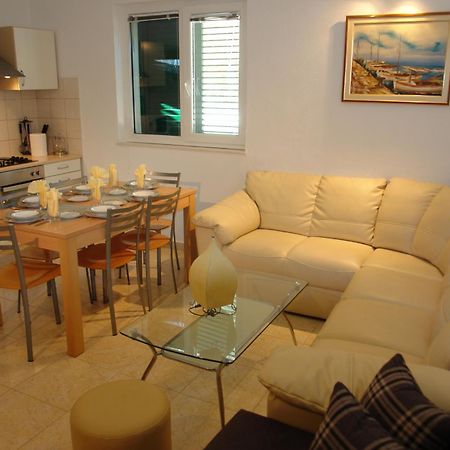Robinson Bella Apartment Bogomolje Luaran gambar
