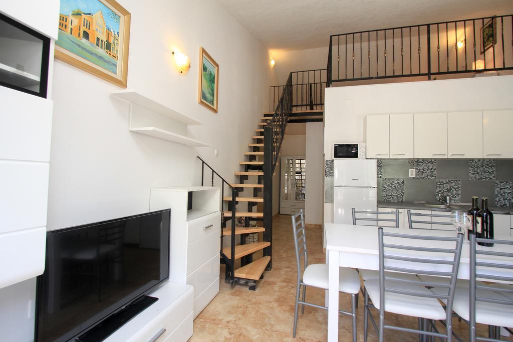 Robinson Bella Apartment Bogomolje Luaran gambar
