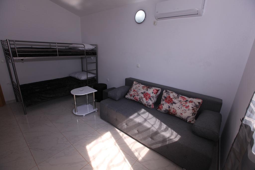 Robinson Bella Apartment Bogomolje Luaran gambar